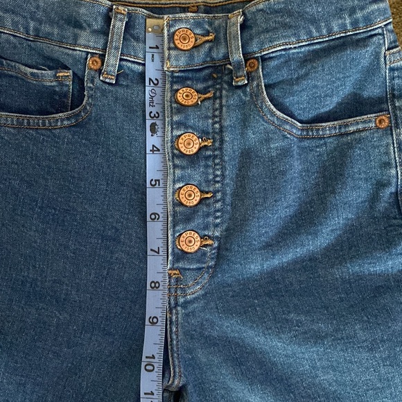 Express Super High Rise Mom Jean - Picture 6 of 9